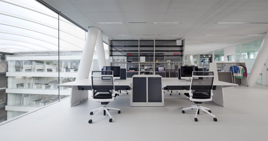Simple-Adidas-Office-Interior-Design-by-KINZO-Architecture-Interior