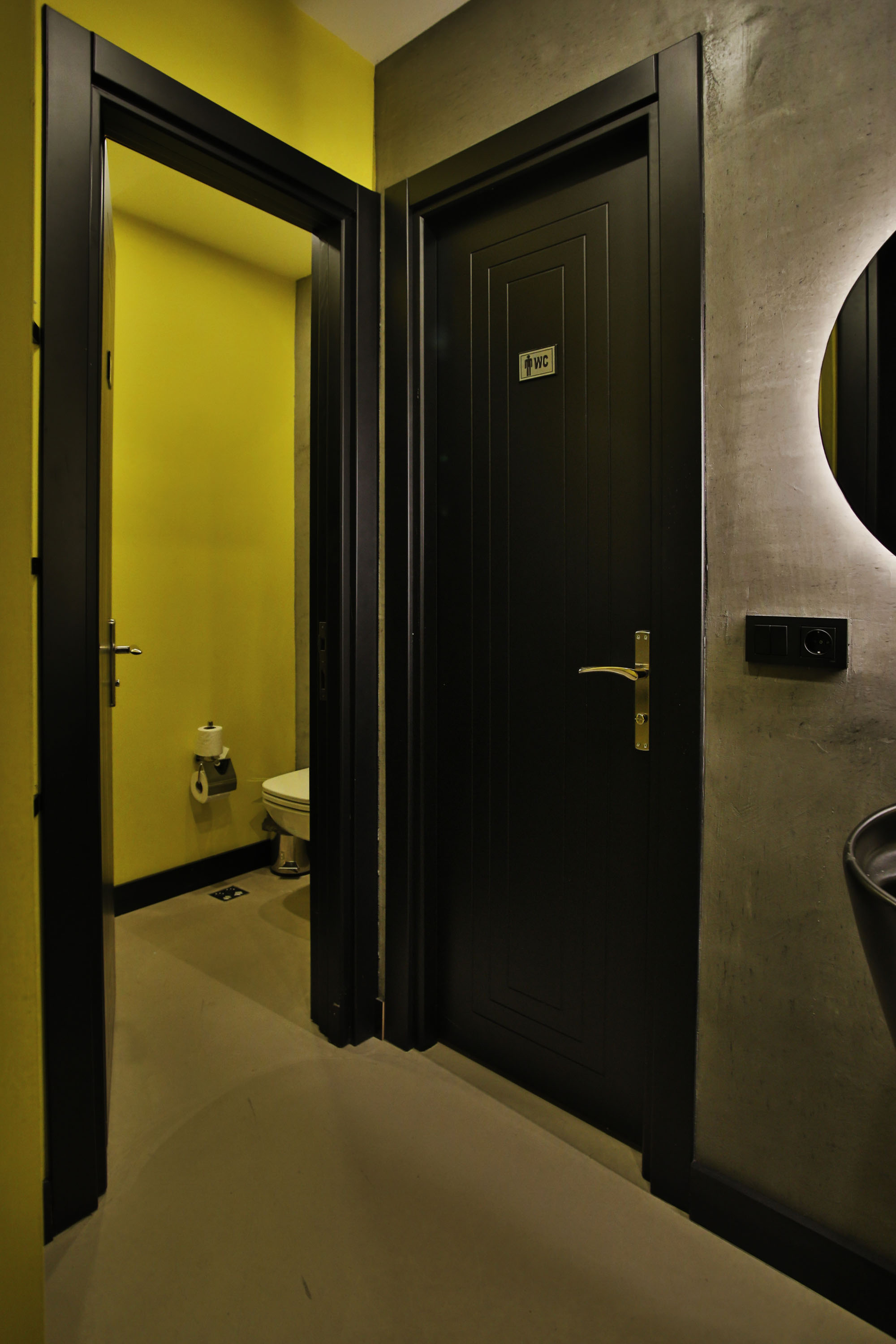 dwarf planet office 12