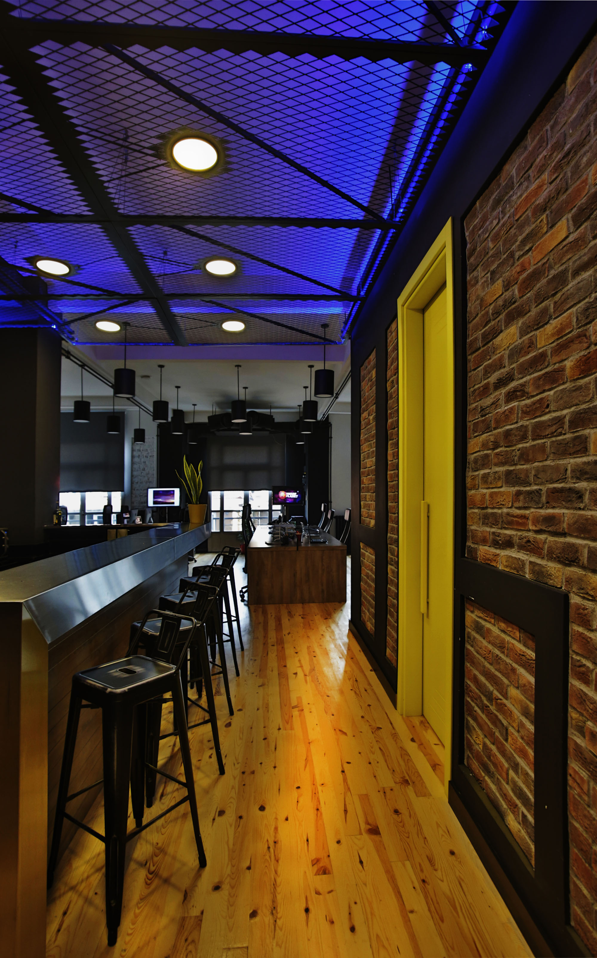 dwarf planet office 13