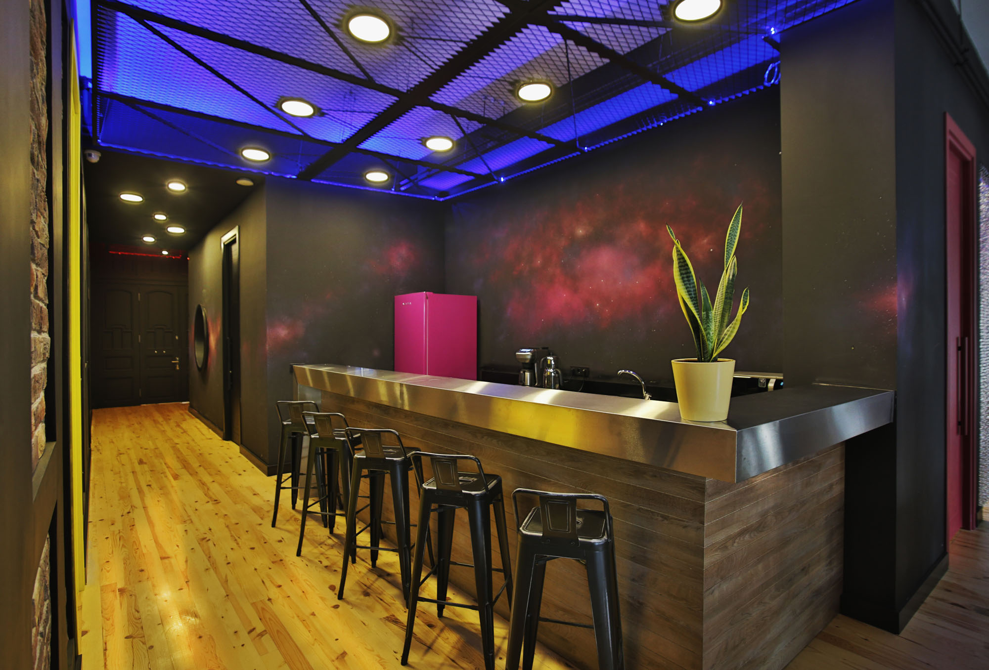 dwarf planet office 14