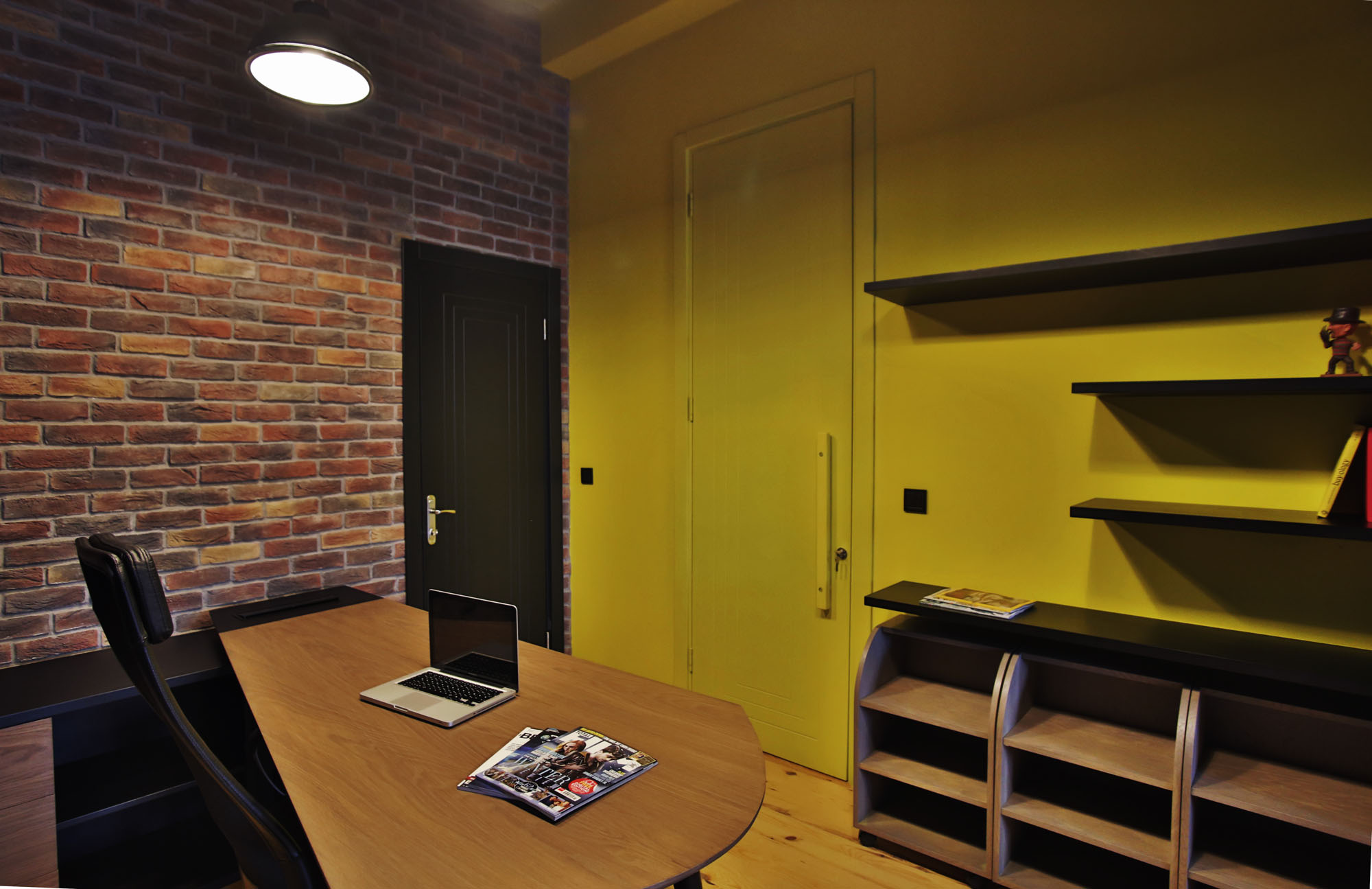 dwarf planet office 16