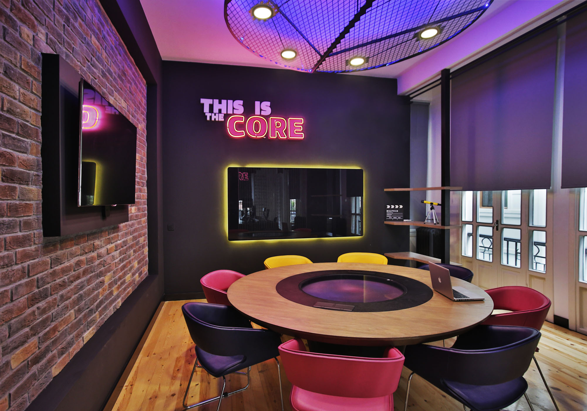 dwarf planet office 22