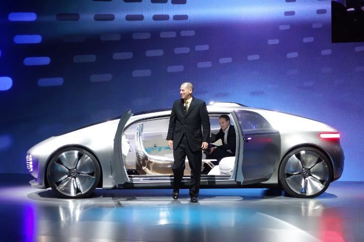 Mercedes-F-015-concept-review-large