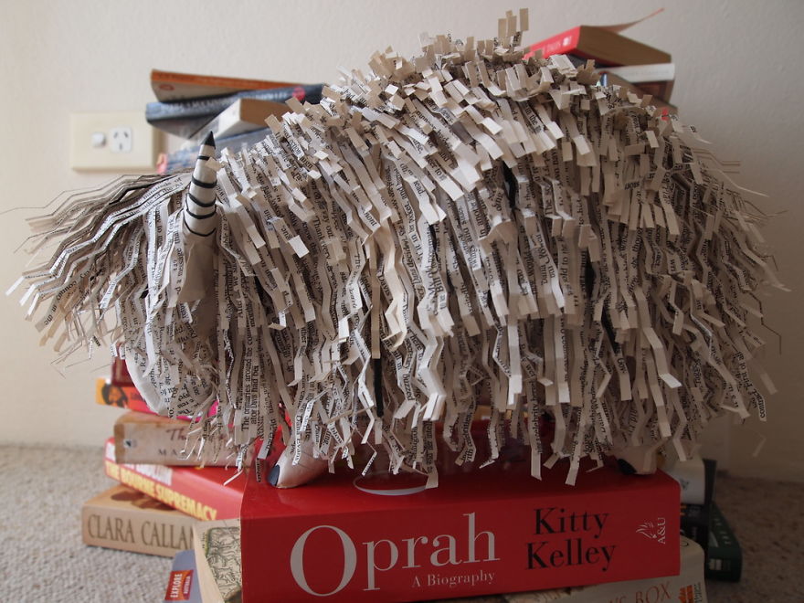 I-cut-old-books-into-hundreds-of-strips-scales-and-curls-and-turn-them-into-animal-sculptures-570c9cdc9120e__880