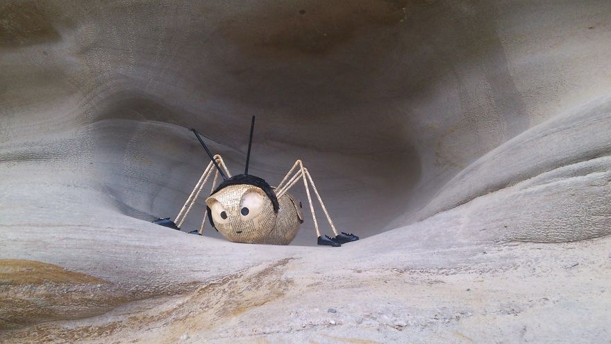 I-cut-old-books-into-hundreds-of-strips-scales-and-curls-and-turn-them-into-animal-sculptures-570ca34583e86__880