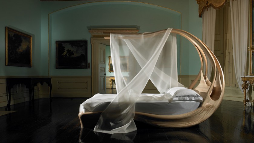 enignum_canopy_bed_image_gallery_b_840_474_90