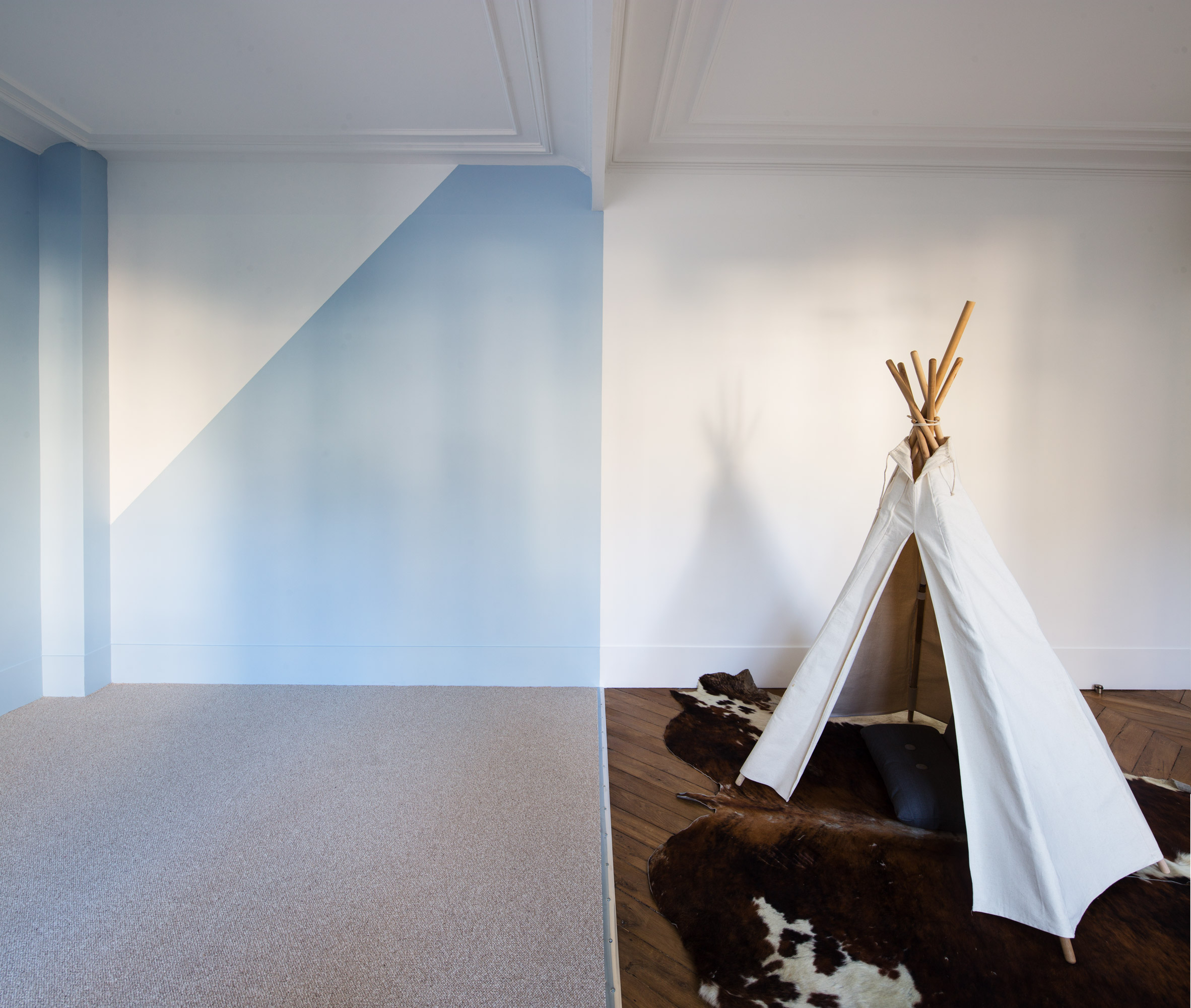 paris-apartment-les-ateliers-tristan-and-sagitta-interiors_dezeen_2364_col_0